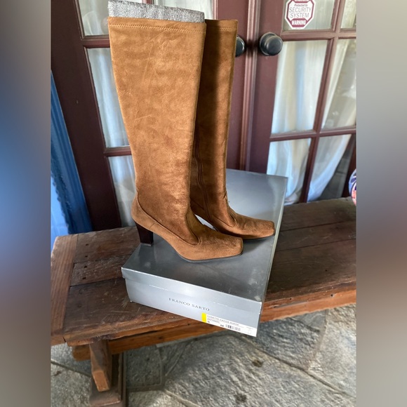 Franco Sarto Suede boot. Size 9 - Picture 4 of 8